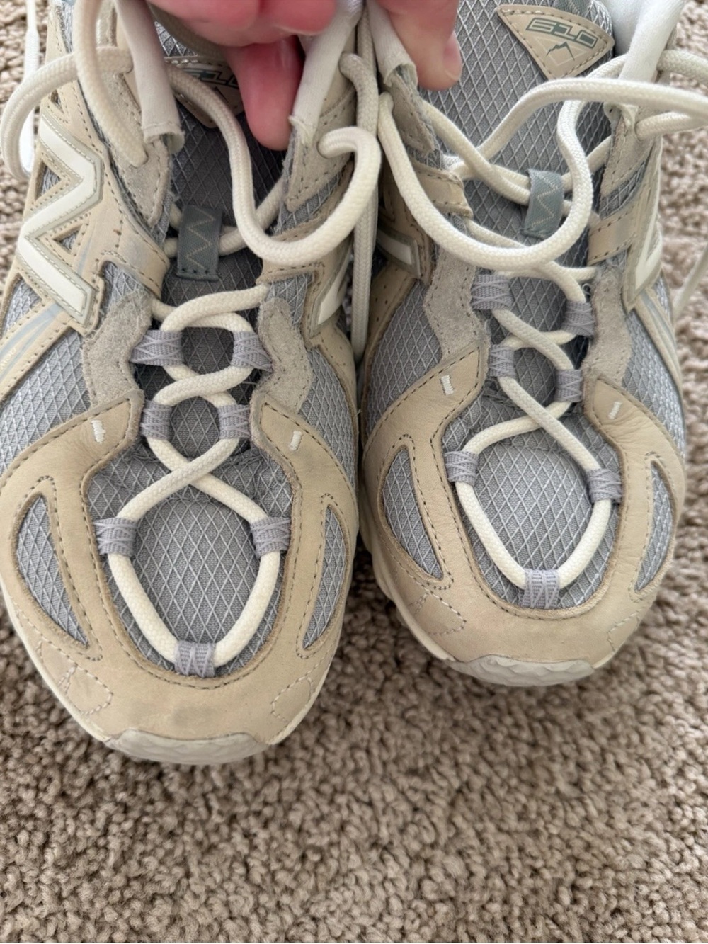 New Balance 610 Women's Size 8 Sneakers in Light Gray and Beige - Picture 3 of 6